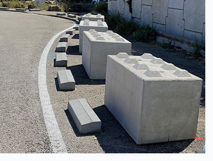 Bloc de béton sur le port de Rouen